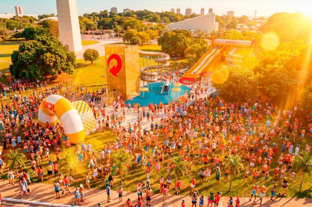 Parque aquático temporário da Skol funciona no entorno do Parque do Ibirapuera durante o Carnaval (Créditos: Divulgação)