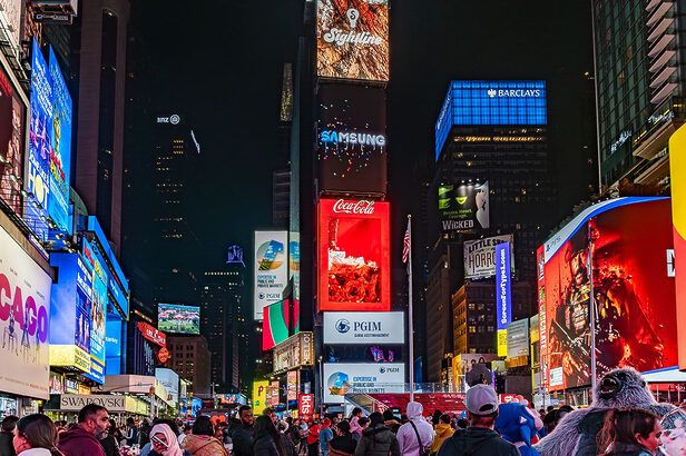 Como funciona a Times Square de Nova York? (Crédito: Miri Gifford/Shutterstock)