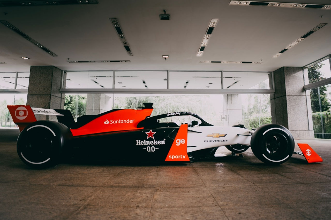 F1: Globo leva réplica de carro para metrô em São Paulo