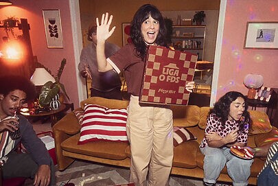 Pizza Hut reforça conexão com o fim de semana