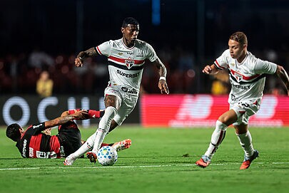 Como o futebol no digital muda a escolha de patrocínio