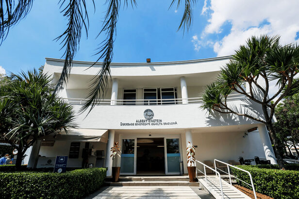 Peralta assume a conta do Einstein (Crédito: divulgação)