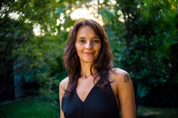 Adriana Tavares, sócia e produtora executiva de entretenimento da Café Royal (Crédito: Divulgação)