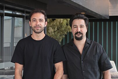 Galeria contrata dupla de diretores de criação 