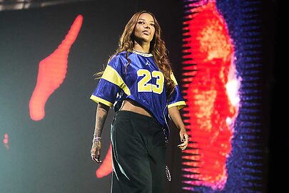 Ludmilla apresenta nova camisa da Nike para o Brasil