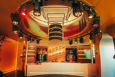 No Lolla 2026, Johnnie Walker conecta whisky ao ritmo do festival