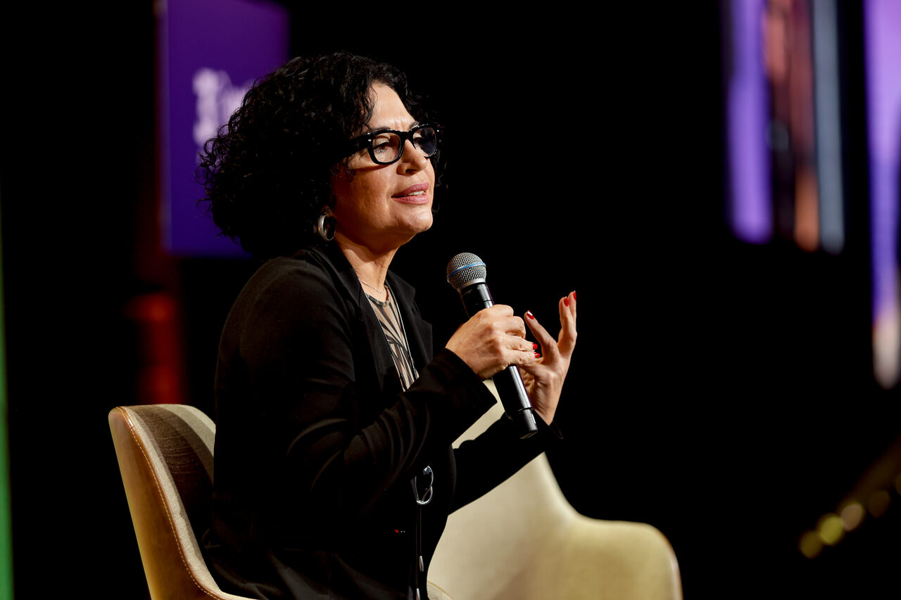 Viviane Mosé durante o painel “Humanidade, emoção e laços: nossa tecnologia ancestral” no palco do WW Summit  (Créditos: Máquina da Foto)