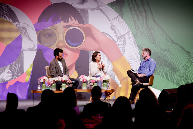 Guilherme Valadares, Luciana Temer e Paulo Germano no palco do WW Summit (Créditos: Máquina da Foto)