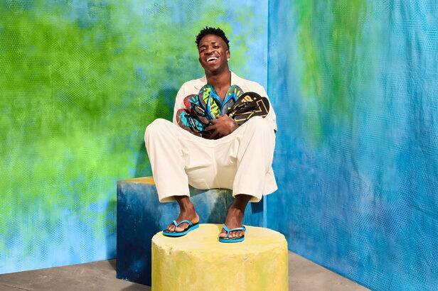 Havaianas lança coleção com Vini Jr., novo embaixador global da marca (Créditos: Divulgação)