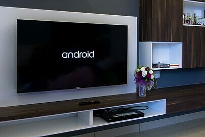 Emissoras querem regulamentar CTV e assistentes virtuais