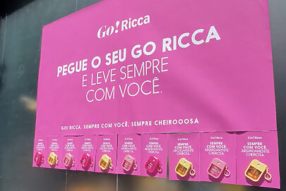 Ricca leva novo spray a painel interativo na Paulista