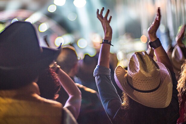 Circuito Sertanejo 2026: doze marcas estão confirmadas como patrocinadoras (Créditos: Right-Perspective-Images-Shutterstock)