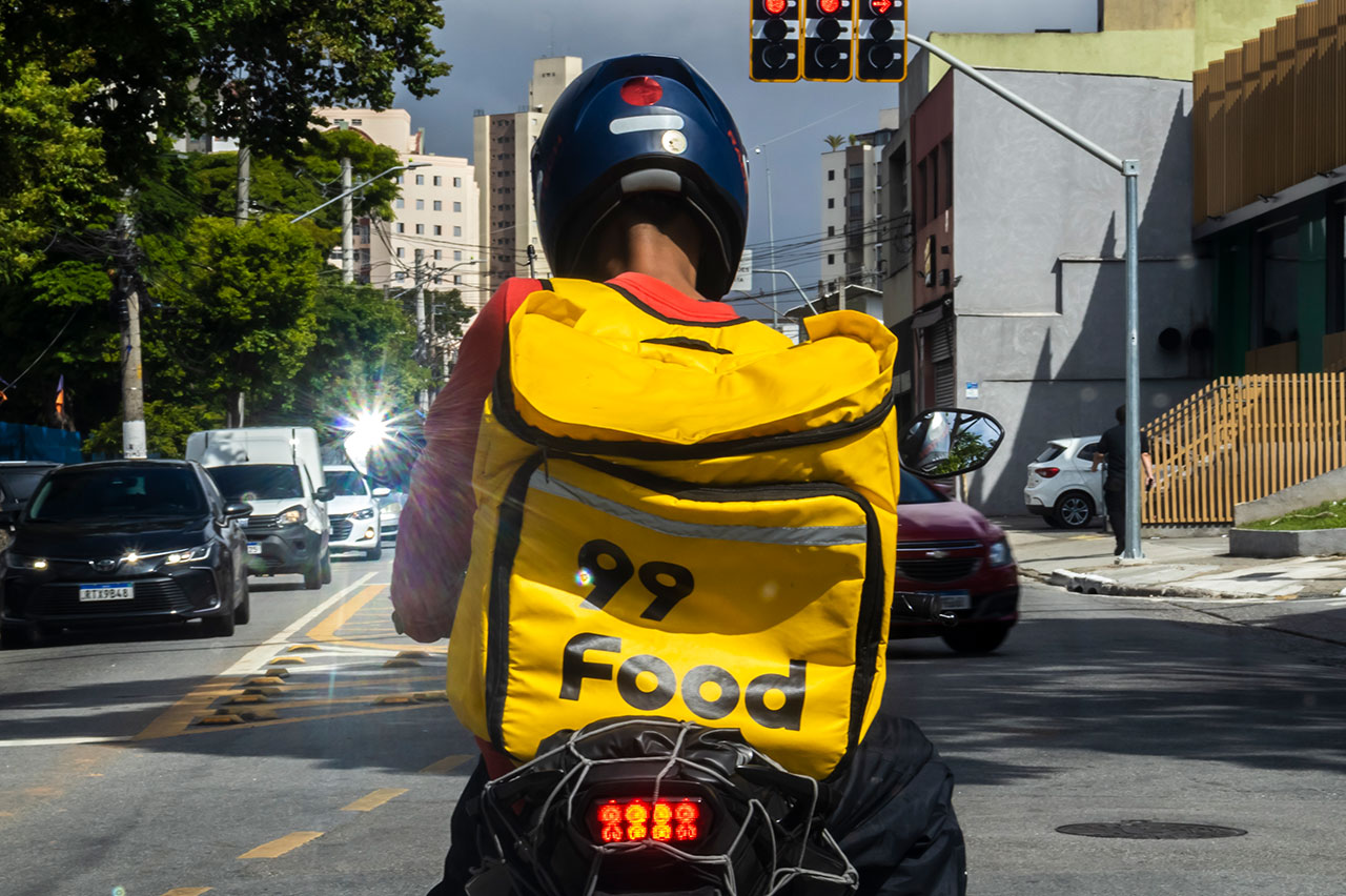 Cade abre inquérito contra 99Food após denúncia da Keeta