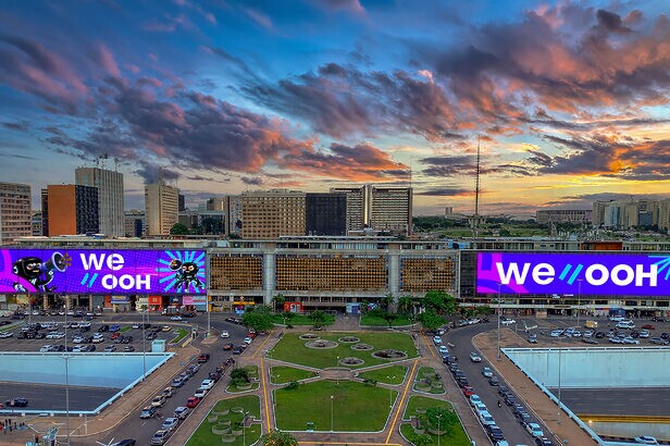 VIOOH e WeOOH ampliam acesso a telas digitais e compra programática de mídia out-of-home no Brasil (Créditos: Divulgação)