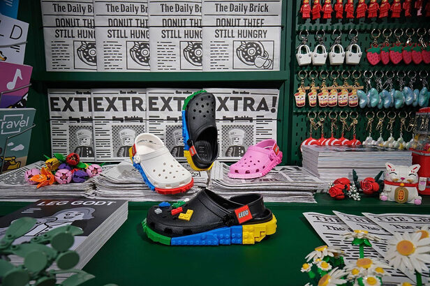 Crocs Lego