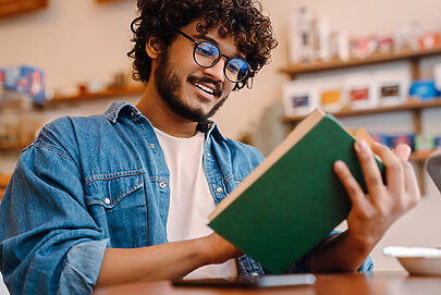 Qual o papel dos livros na era da economia da atenção?