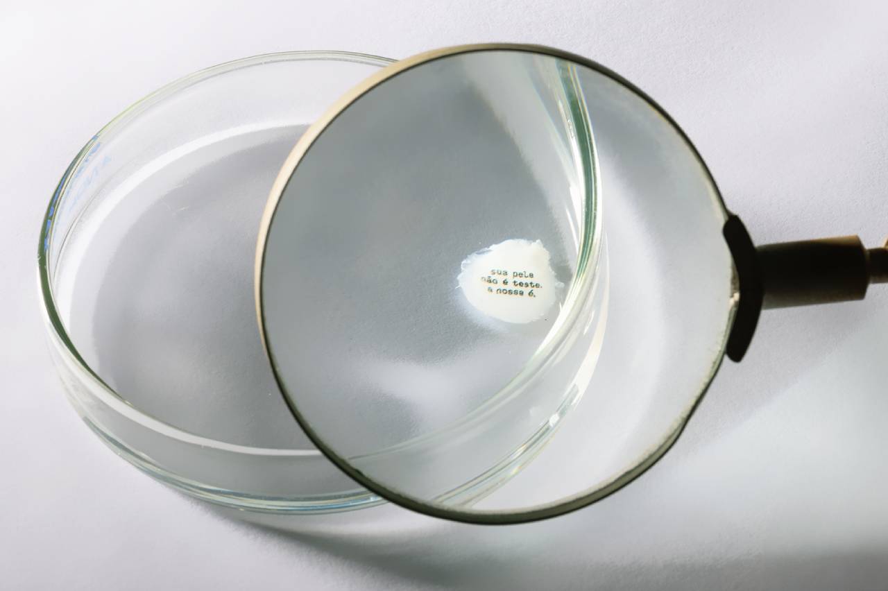 Avon cria anúncio com pele humana produzida em laboratório