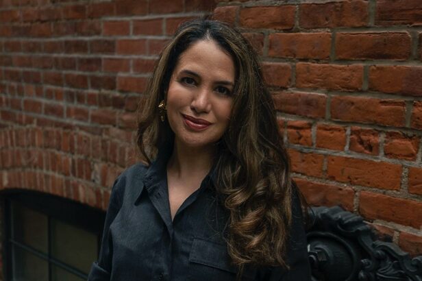 Com 25 anos de experiência, executiva comanda expansão da agência que atende Oakberry e Forno de Minas (Crédito: Nicolas Costa/Divulgação)