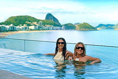 Série do C6 Bank traz Ingrid Guimarães e Mônica Martelli