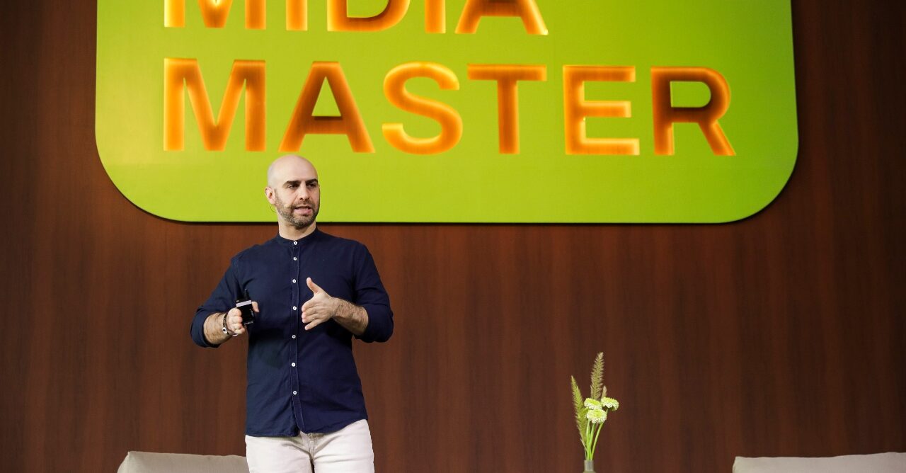 Emarketer: IA avança enquanto retail media enfrenta entraves