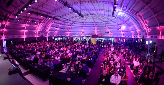 Plateia do ProXXIma: evento completa 20 anos como principal fórum de inovação em marketing e tecnologia do Brasi