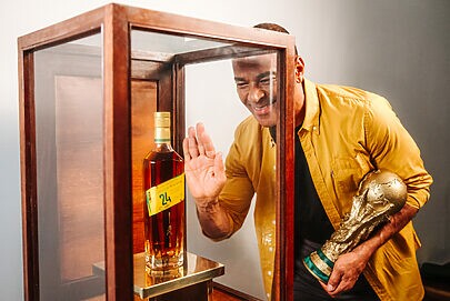 Johnnie Walker convoca Cafu para ação rumo ao hexa