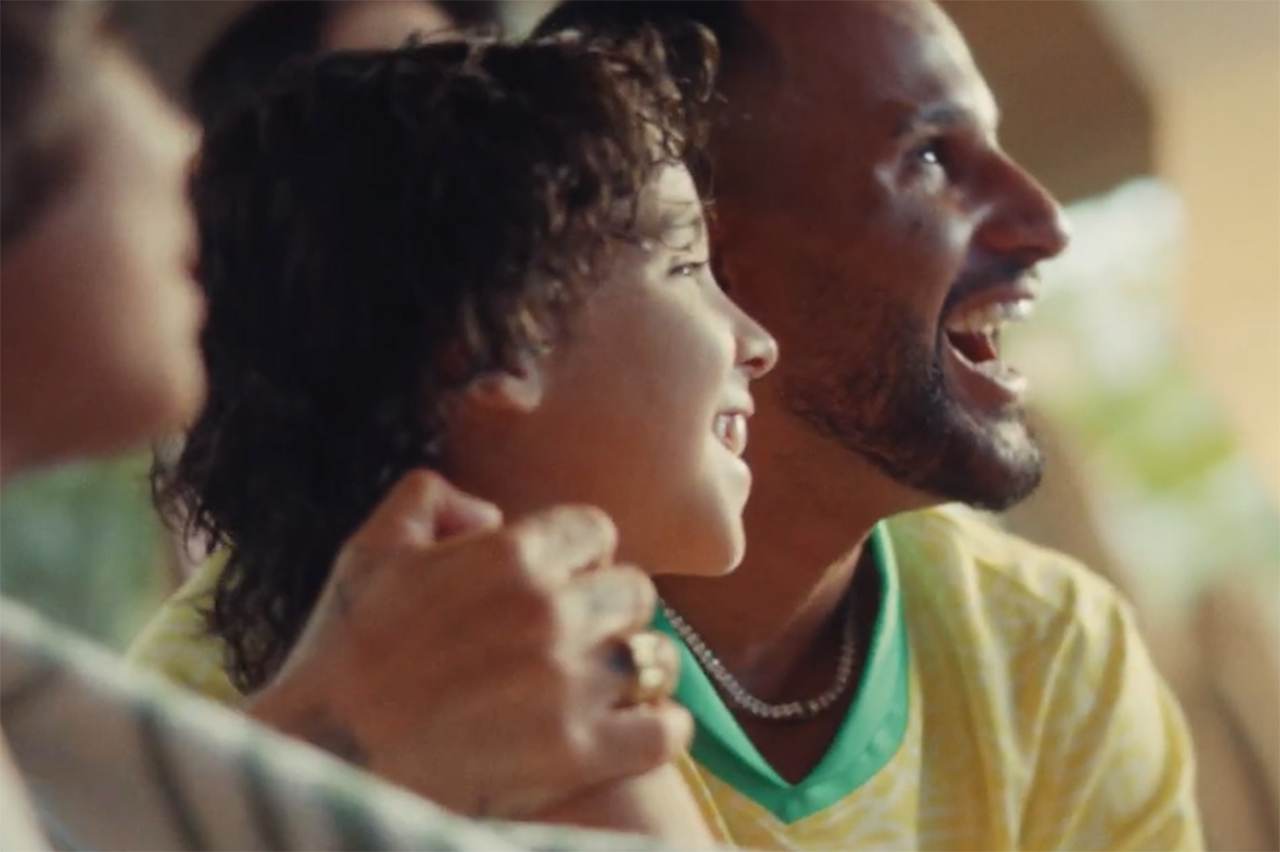 Brasileiro roxo: Vivo declara amor pela seleção