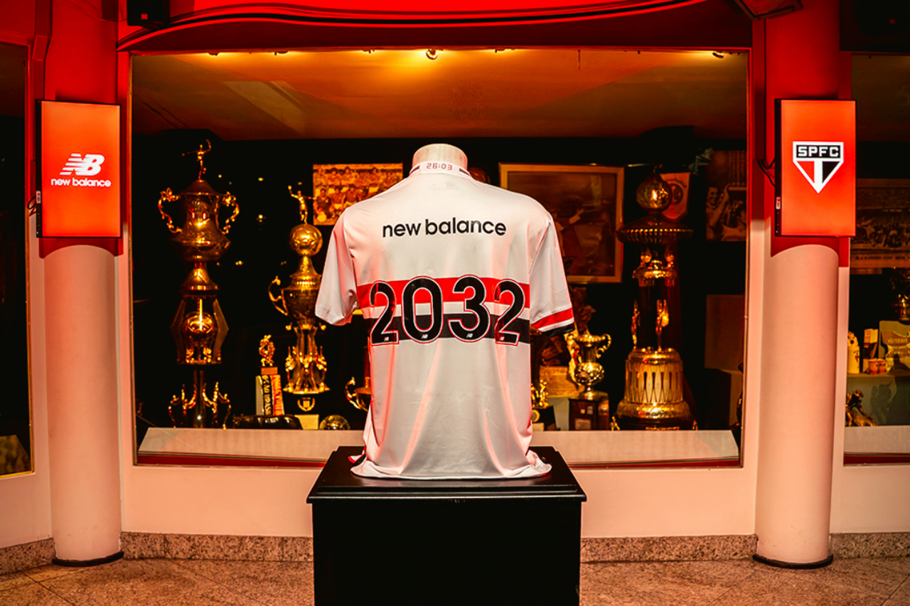 São Paulo FC renova com New Balance e assina com Unicesumar