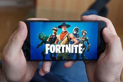 Fortnite retorna à App Store em meio à batalha judicial