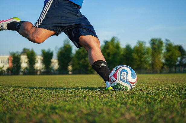 YouTube reunirá conteúdo sobre Copa do Mundo com transmissões e bastidores (Crédito: nattawit-khomsanit-shutterstock)