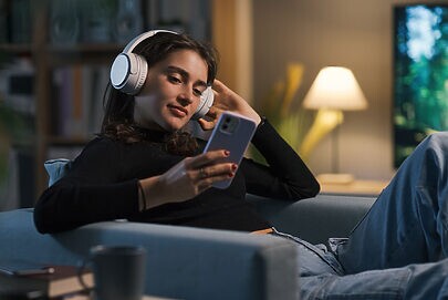 Artistas brasileiros geraram quase R$ 2 bi no Spotify em 2025