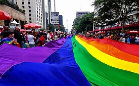 Parada LGBT+ de São Paulo chega aos 30 anos com redução no número de patrocinadores (Créditos: Iara Faga/Shutterstock)