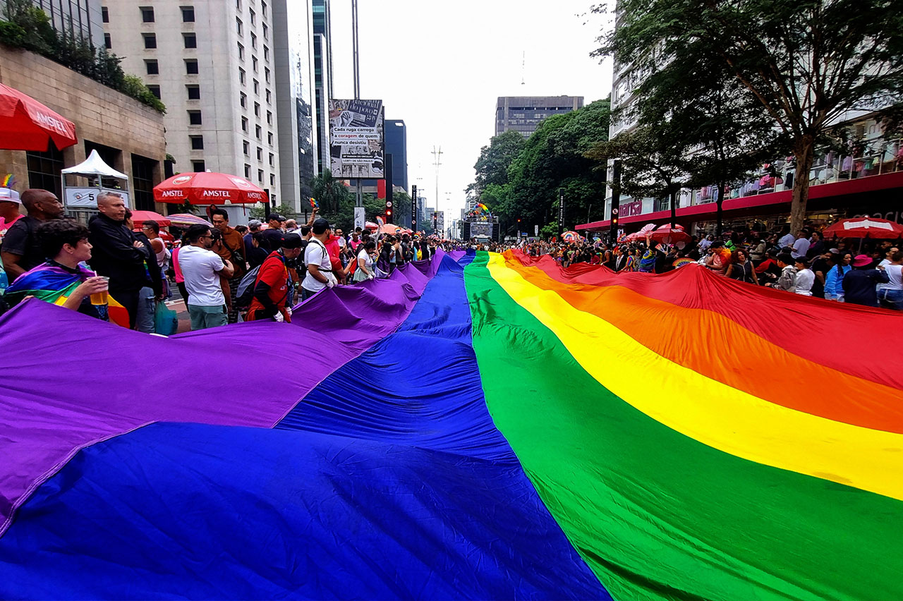 Parada LGBT+ de São Paulo chega aos 30 anos com redução no número de patrocinadores (Créditos: Iara Faga/Shutterstock)
