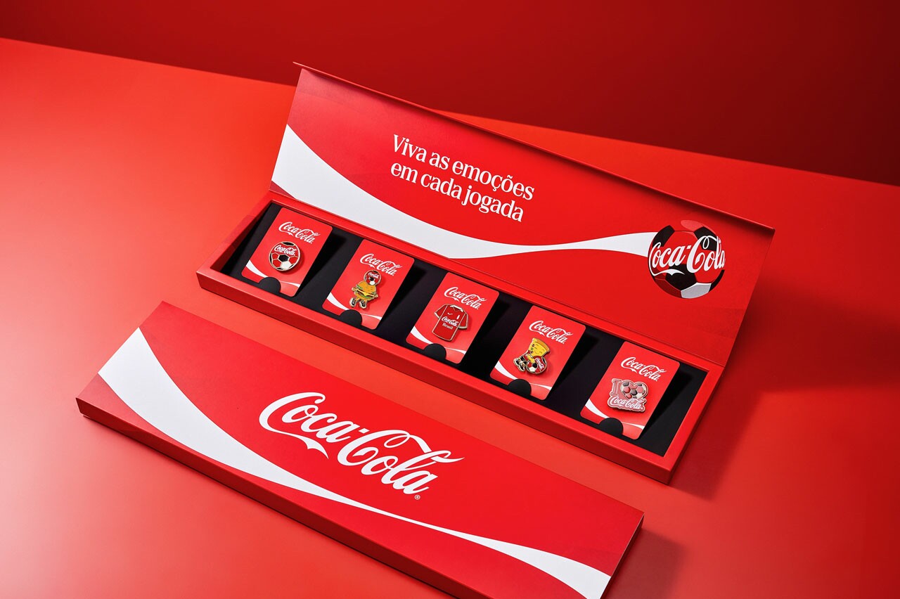 Coca-Cola distribuirá pins para a Copa do Mundo