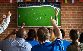 Interesse pela Copa de 2026 impulsiona migração de torcedores para modelos de TV digital e multiplataforma (Crédito: Rawpixel.com/Shutterstock)