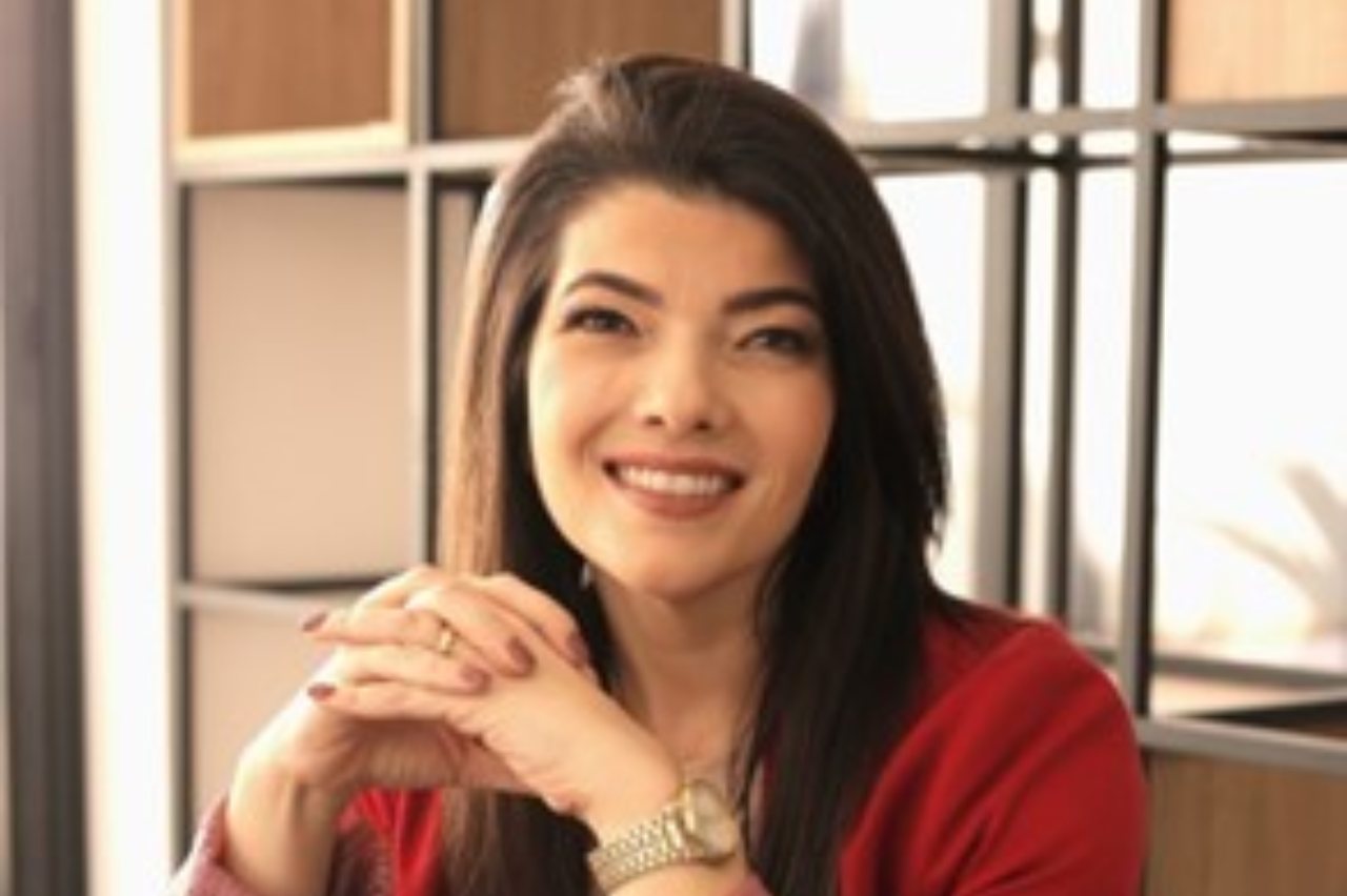 Denise Calefe lidera estratégias para vacinas contra VSR e pneumocócica na Pfizer Brasil (Crédito: Divulgação)