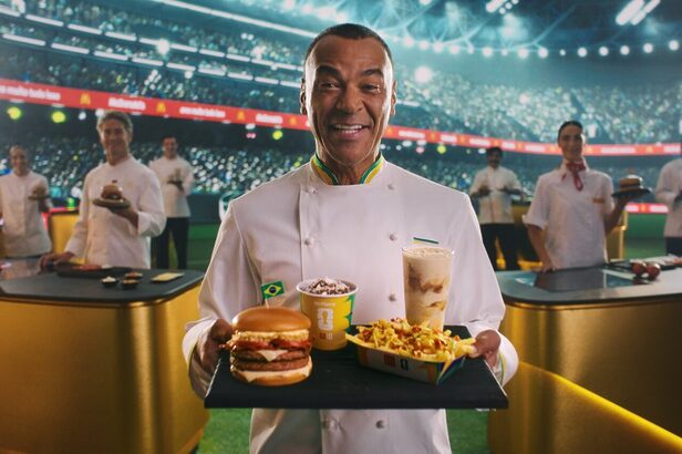 Cafu apresenta “chefs” do McDonald’s e seu menu especial Seleções do Méqui, em ação da Galeria