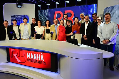 Rádio Bandeirantes completa 89 anos com estúdio novo