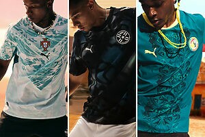 Três modelos exibem camisas de futebol Puma: Portugal (azul), Paraguai (escura) e Senegal (verde).