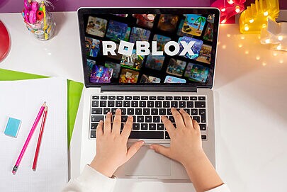 Roblox amplia segurança de contas para menores de 16 anos