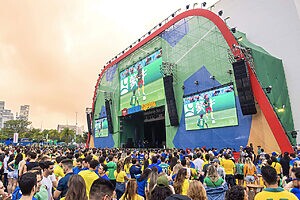 Público acompanha jogo na Arena Brasileira durante a Copa do Mundo de 2018 (Créditos: Phillipe Guimaraes)