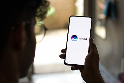 Apple integra Gemini, IA do Google, à Siri