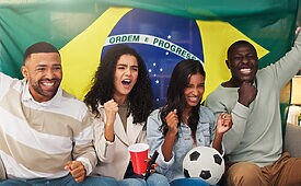Google e OpenAi querem ampliar a experiência de torcedores durante a Copa do Mundo (Crédito: PeopleImages-shutterstock)