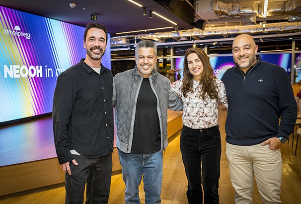 Da esq. à dir.: Zé Porto, da Human Rise; Leonardo Chebly, da NEOOH; Graziela Di Giorgi, da Human Rise; e Gustavo Silva, da NEOOH