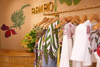 Com lojas de verão na Europa, Farm investe no Brasil Core