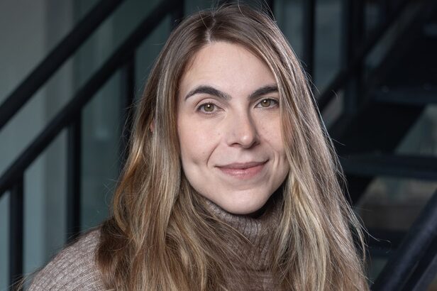 Com mais de 15 anos de experiência, Marcella El-Deir assume liderança do marketing focado em mobile growth (Crédito: Divulgação)