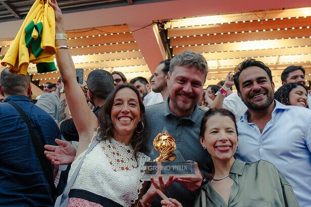 Cecilia Mondino (Heineken), Greg Kickow e Marina Pires (LePub) e Caio Rodrigues (Publicis Production)