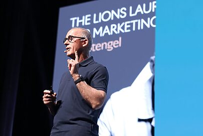 Jim Stengel: “Grandes líderes nos fazem sentir algo”