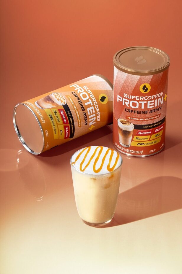 SuperCoffee Protein+ da Caffeine Army, introduzindo o conceito de Smart Protein com 15g de proteína.