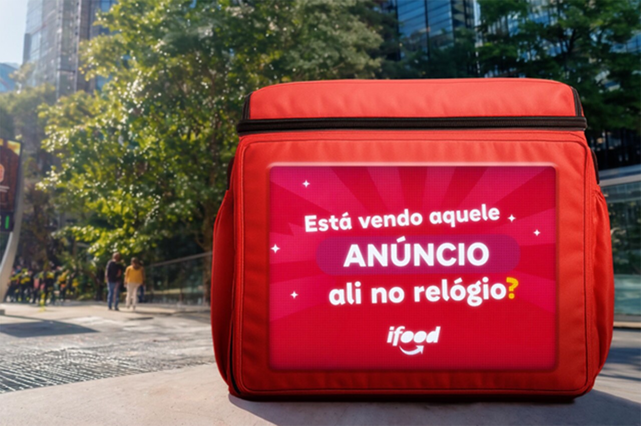 iFood leva bag gigante à Paulista para exibir ofertas